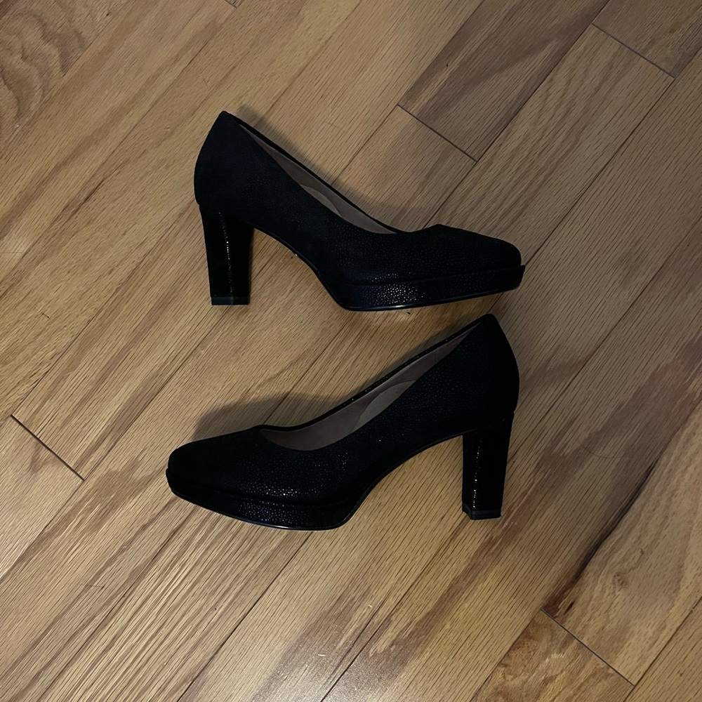 BRAND NEW Tamaris Speckled Black Suede Pumps, 6 - Picture 4 of 7